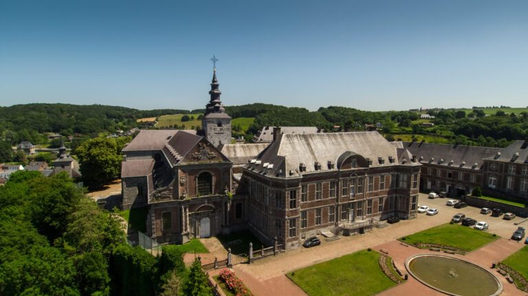 Vue aérienne de l'Abbaye de Floreffe.